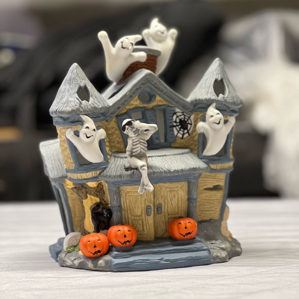 PartyLite Halloween Haunted House Decor with Ghosts and Pumpkins